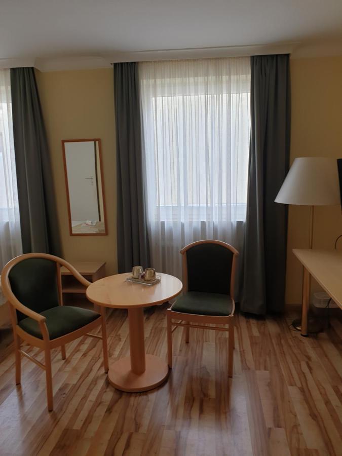 Traditionsgasthof Gruener Baum 巴特司塔福斯坦 外观 照片